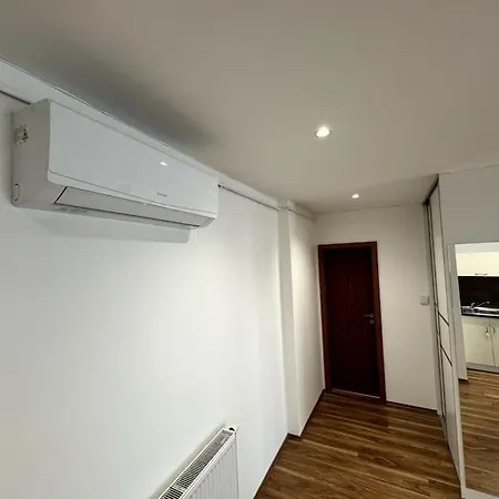 Apartman S Parkovanim Apartmán *