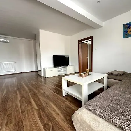 Daire Apartman S Parkovanim Žilina