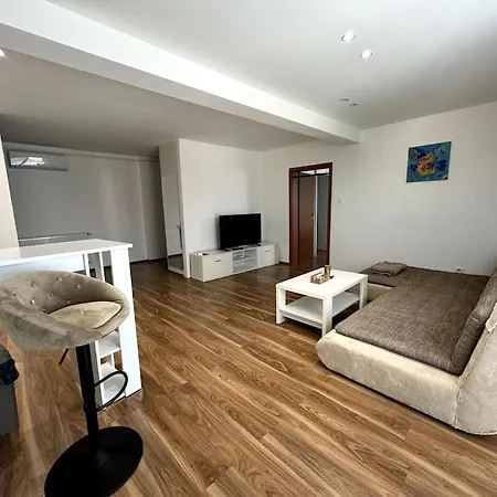 Apartman S Parkovanim Žilina